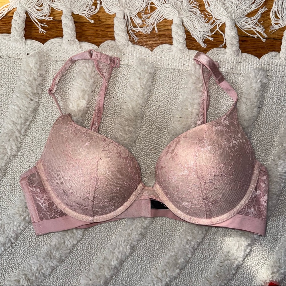 Victoria’s Secret Lace PushUp Bra SIZE 36 B